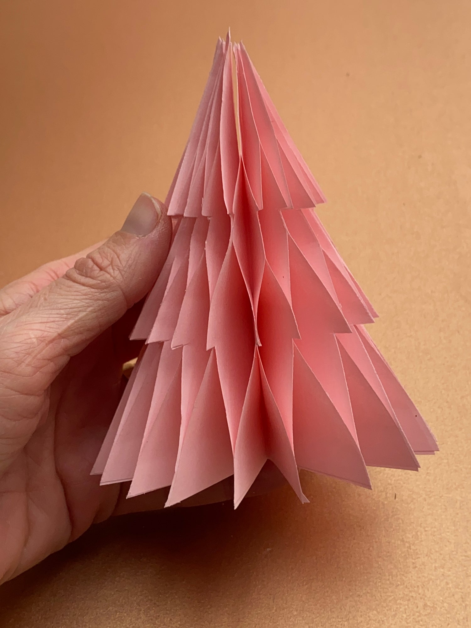 DIY kersboom van papier: Tutorial