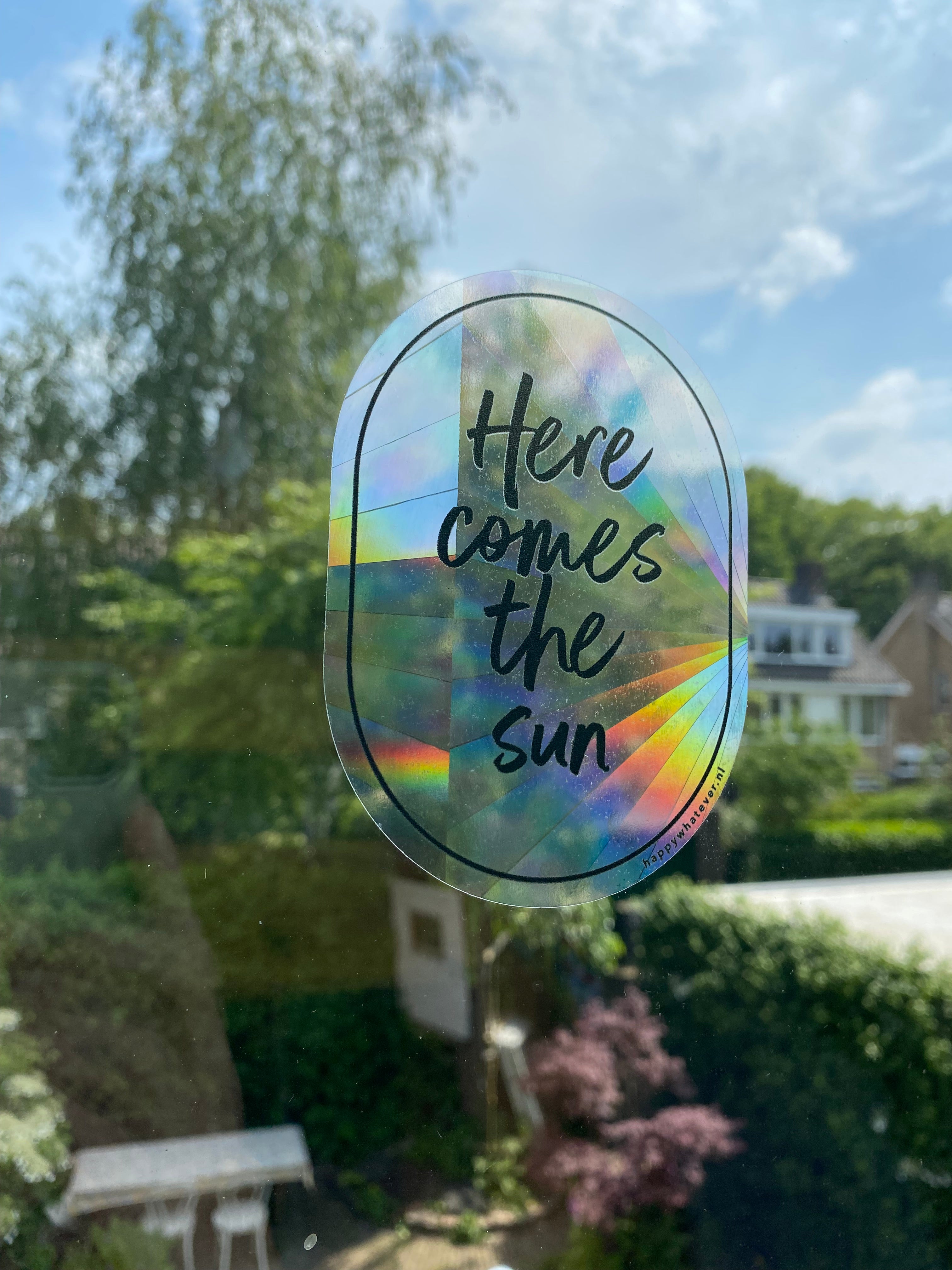 Regenboogmaker raamsticker Here Comes The Sun A6