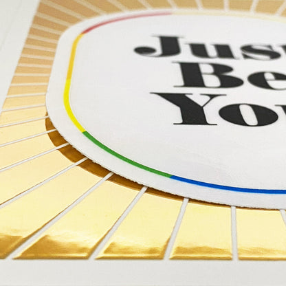 Regenboogmaker raamsticker Just Be You GOUD